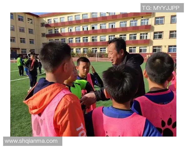 足球视频作文：在绿茵场上追逐梦想与激情的精彩瞬间