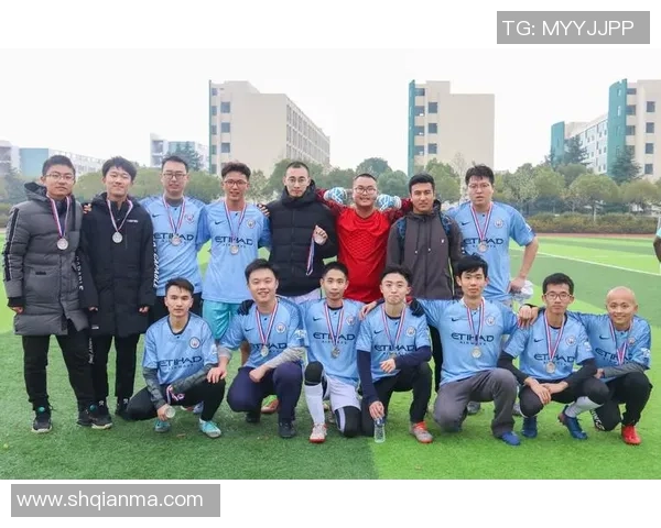 重庆红岩足球俱乐部奋勇争先助力地方足球发展与青少年培养新篇章